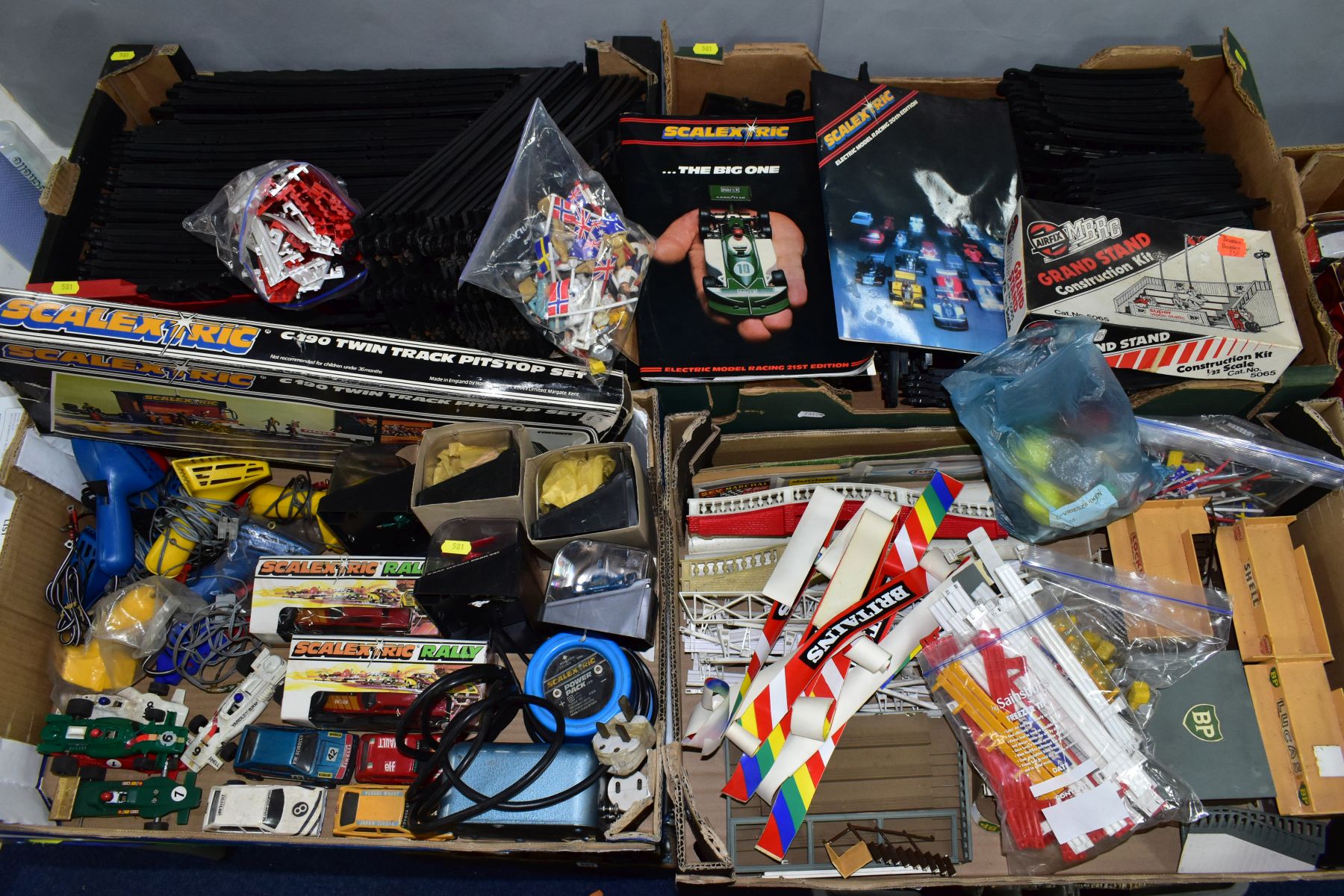 A COLLECTION OF BOXED AND UNBOXED SCALEXTRIC ITEMS, to include boxed Truimph TR7 rally car, No