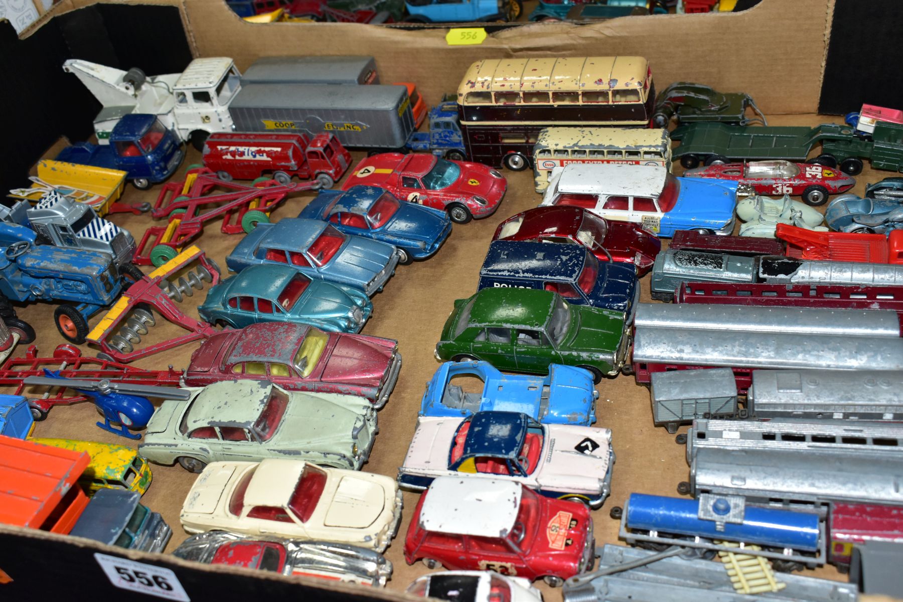 A QUANTITY OF UNBOXED AND ASSORTED PLAYWORN DIECAST VEHICLES, to include spot-on Morris 1100 No 262, - Bild 10 aus 10