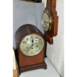 AN EARLY 20TH CENTURY JUNGHENS MAHOGANY STAINED WALNUT AND SATINWOOD STRUNG DOME TOP MANTEL CLOCK,