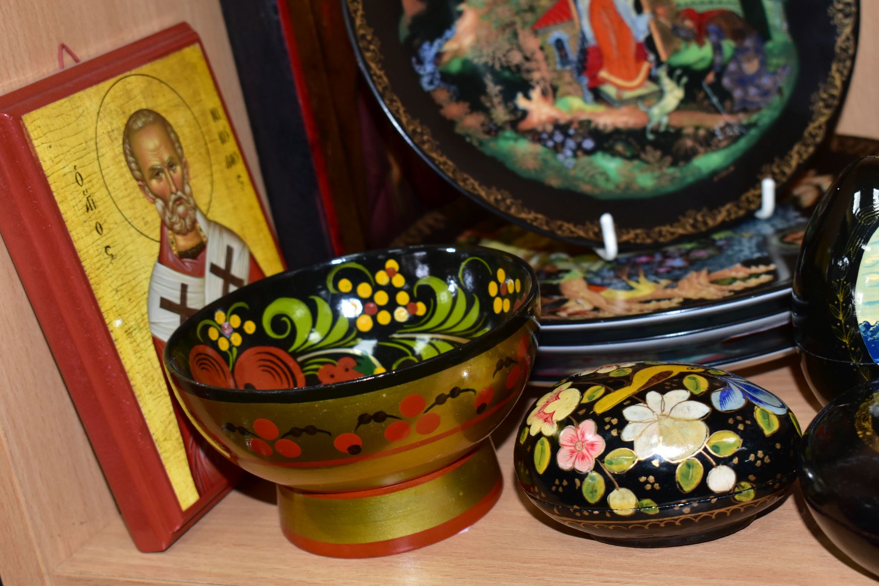 A SMALL COLLECTION OF DECORATIVE RUSSIAN ITEMS, including a set of four modern collectors plates, - Image 8 of 13