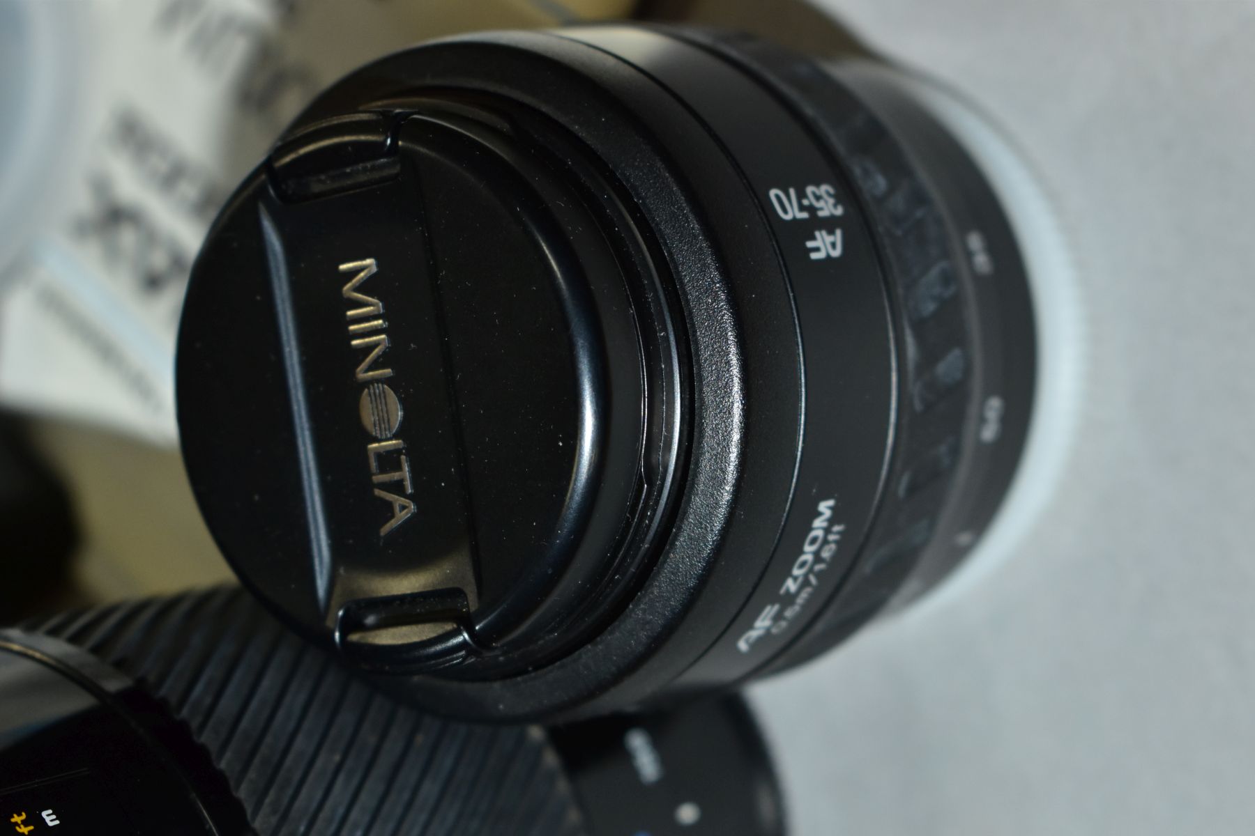 PHOTOGRAPHIC EQUIPMENT comprising a Minolta Dynax 300SI camera body, Minolta 35-70 zoom lens, - Image 4 of 9