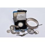 A BAG OF ASSORTED JEWELLERY, to include a silver wide hinged bangle, engraved with a floral