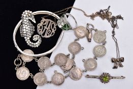 A SELECTION OF SILVER AND WHITE METAL JEWELLERY, to include a silver hinged bangle set with a row of