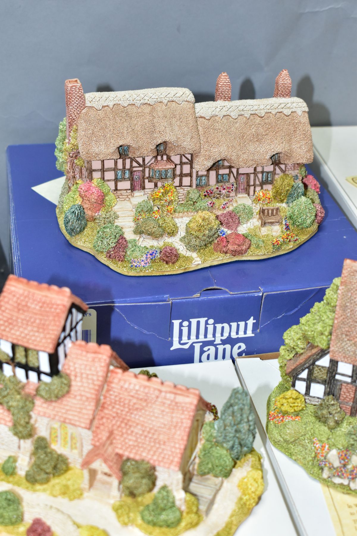 TWENTY SIX BOXED LILLIPUT LANE SCULPTURES, all with deeds, comprising twenty two from Midlands - Bild 9 aus 11