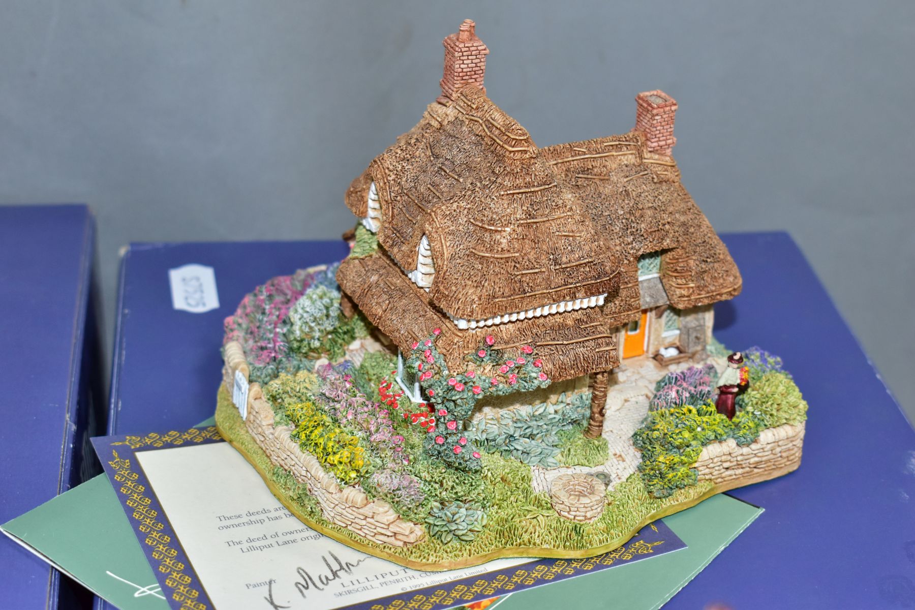 THIRTEEN BOXED LILLIPUT LANE ANNIVERSARY SCULPTURES, all with deeds, 'Cotman Cottage' 1993, ' - Bild 4 aus 15