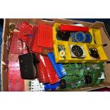 A QUANTITY OF ASSORTED MECCANO, to include hinged flat plates, flat plates, flanged plates, angle