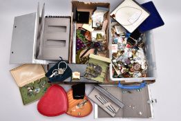 A BOX OF ASSORTED COSTUME JEWELLERY, BUTTONS AND OTHER ITEMS, to include a a silver sweetheart