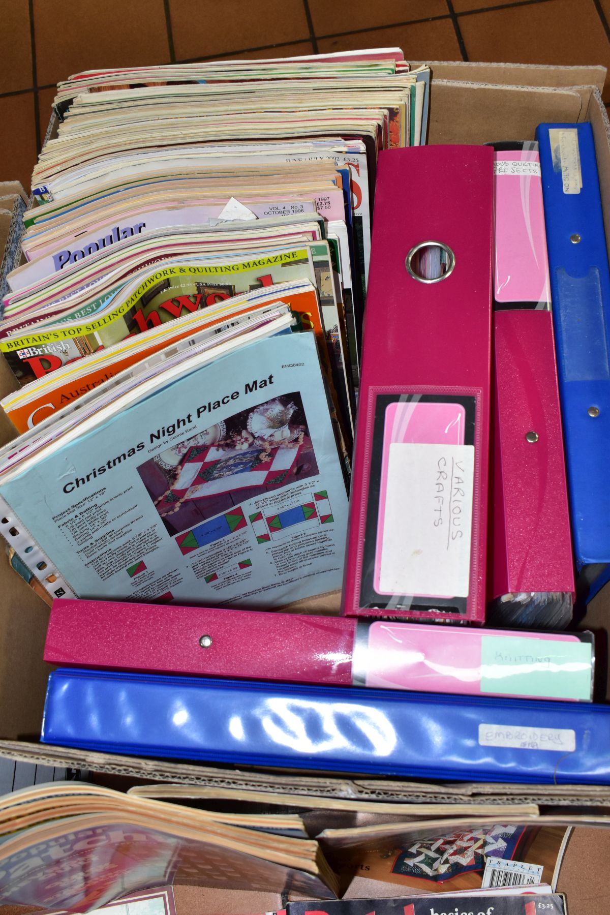 THREE BOXES OF BOOKS, PATTERNS AND MAGAZINES, relating to needlecraft, knitting and other craftwork, - Image 4 of 18