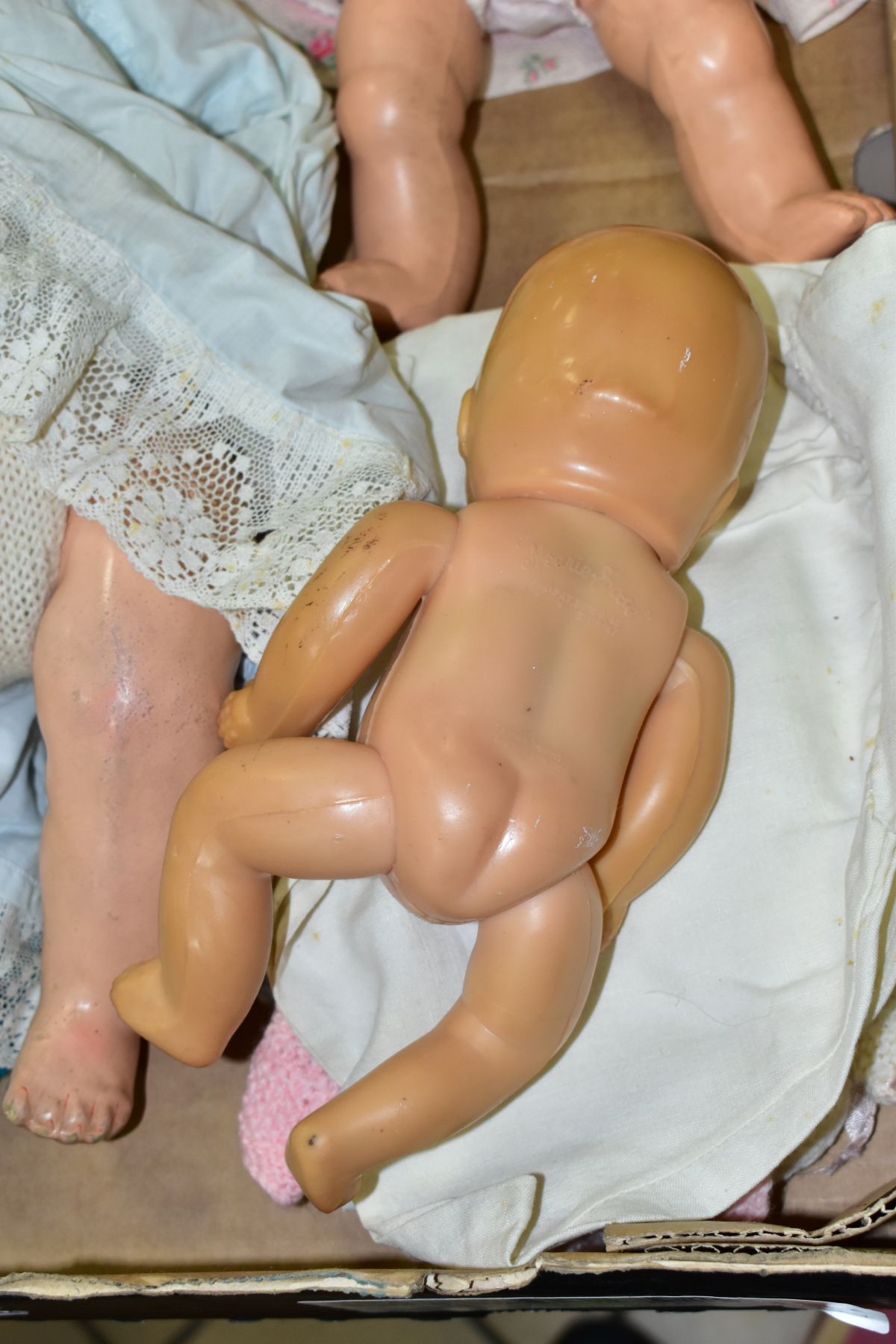 AN ARMAND MARSIELLE BISQUE HEAD BABY DOLL, nape of neck marked 'A.M. Germany 35I./5K', sleeping - Bild 2 aus 12