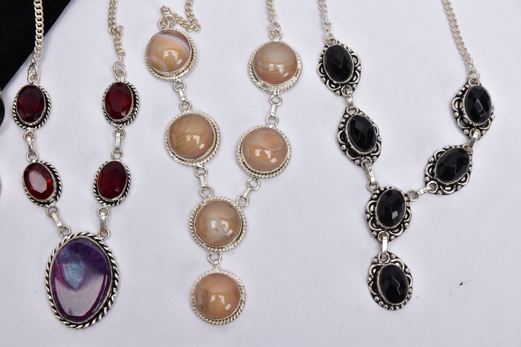 SIX WHITE METAL, SEMI PRECIOUS GEMSTONE SET NECKLACES, to include a green agate cabochon necklace - Image 3 of 6
