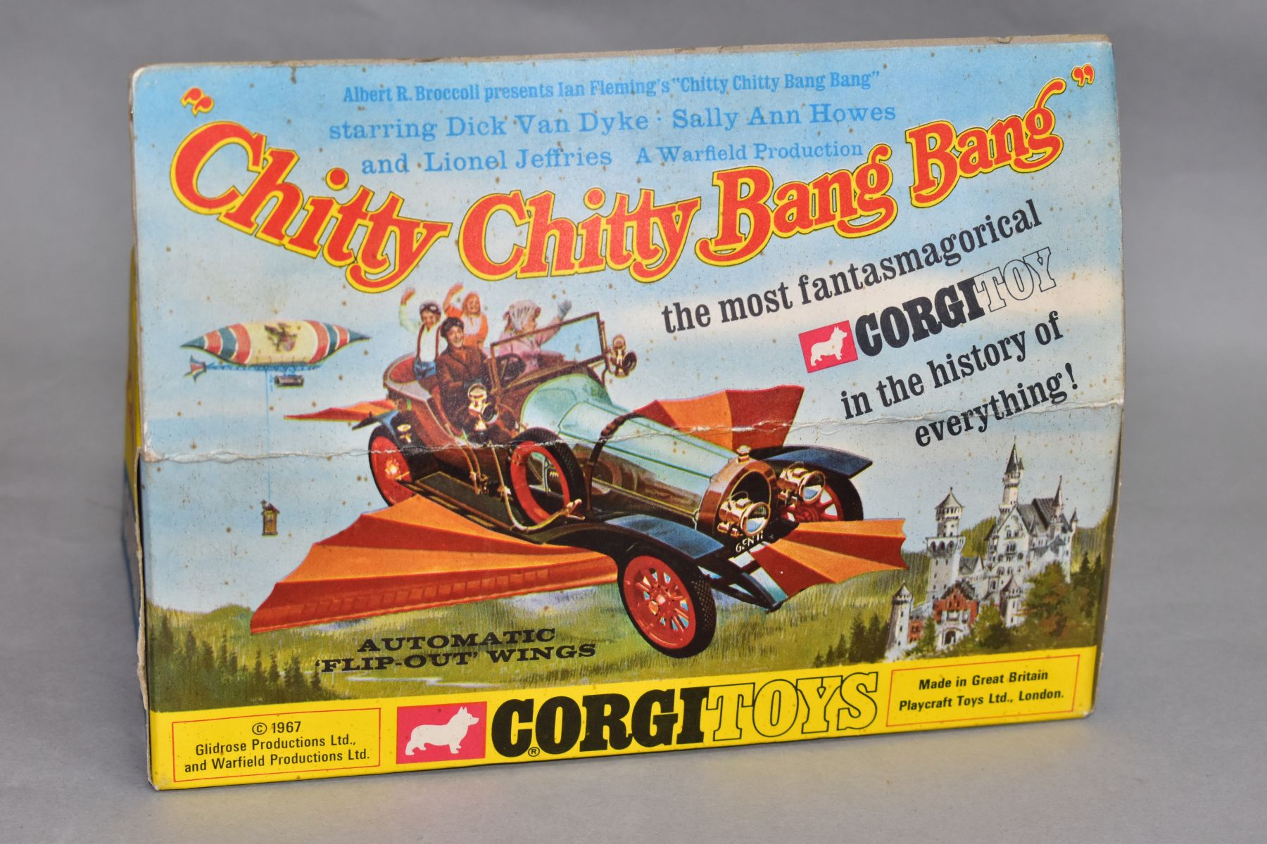 A BOXED CORGI TOYS 'CHITTY CHITTY BANG BANG' CAR, No 266, rarer version with the gold trim, - Bild 5 aus 7