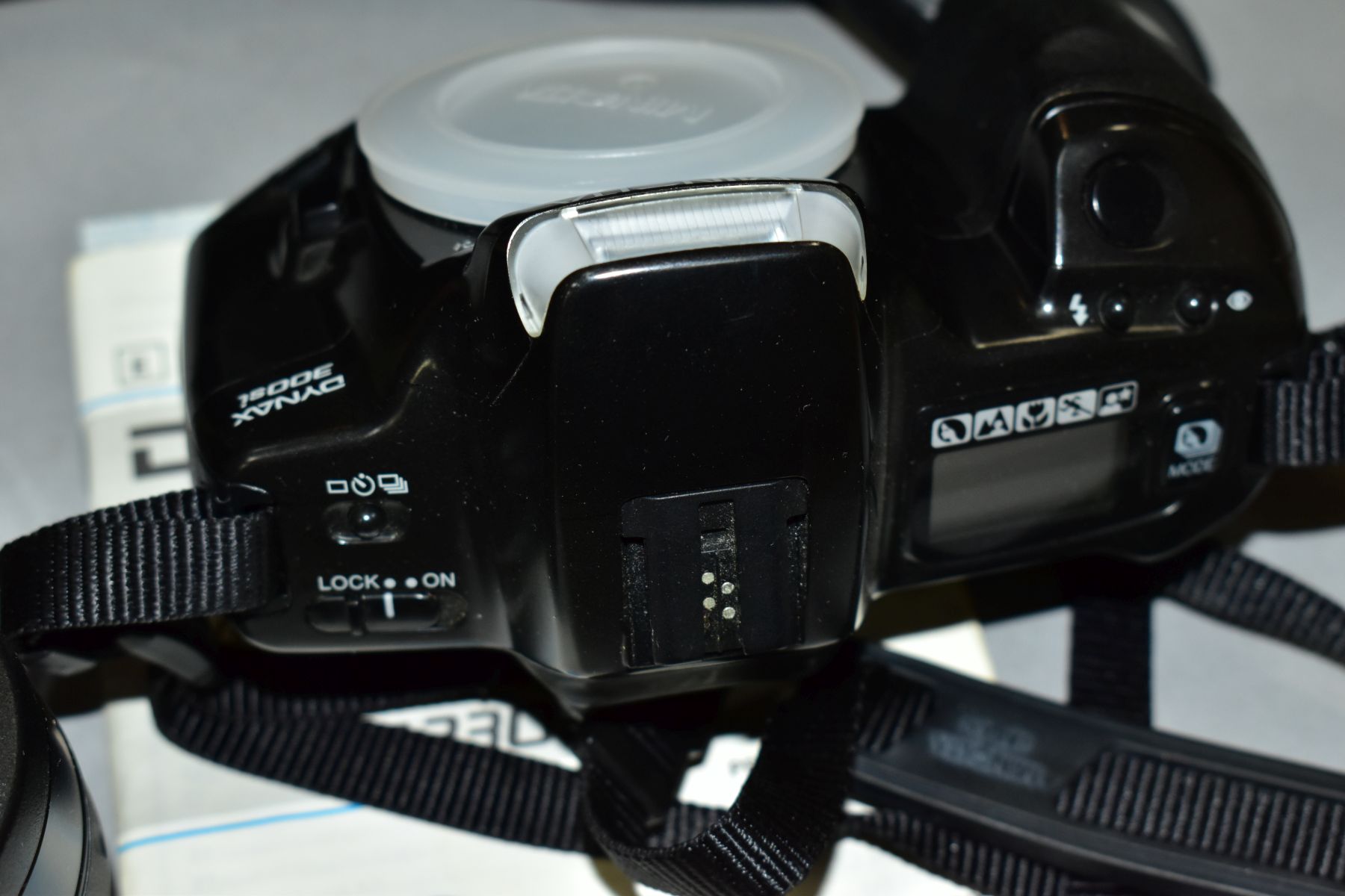 PHOTOGRAPHIC EQUIPMENT comprising a Minolta Dynax 300SI camera body, Minolta 35-70 zoom lens, - Image 5 of 9