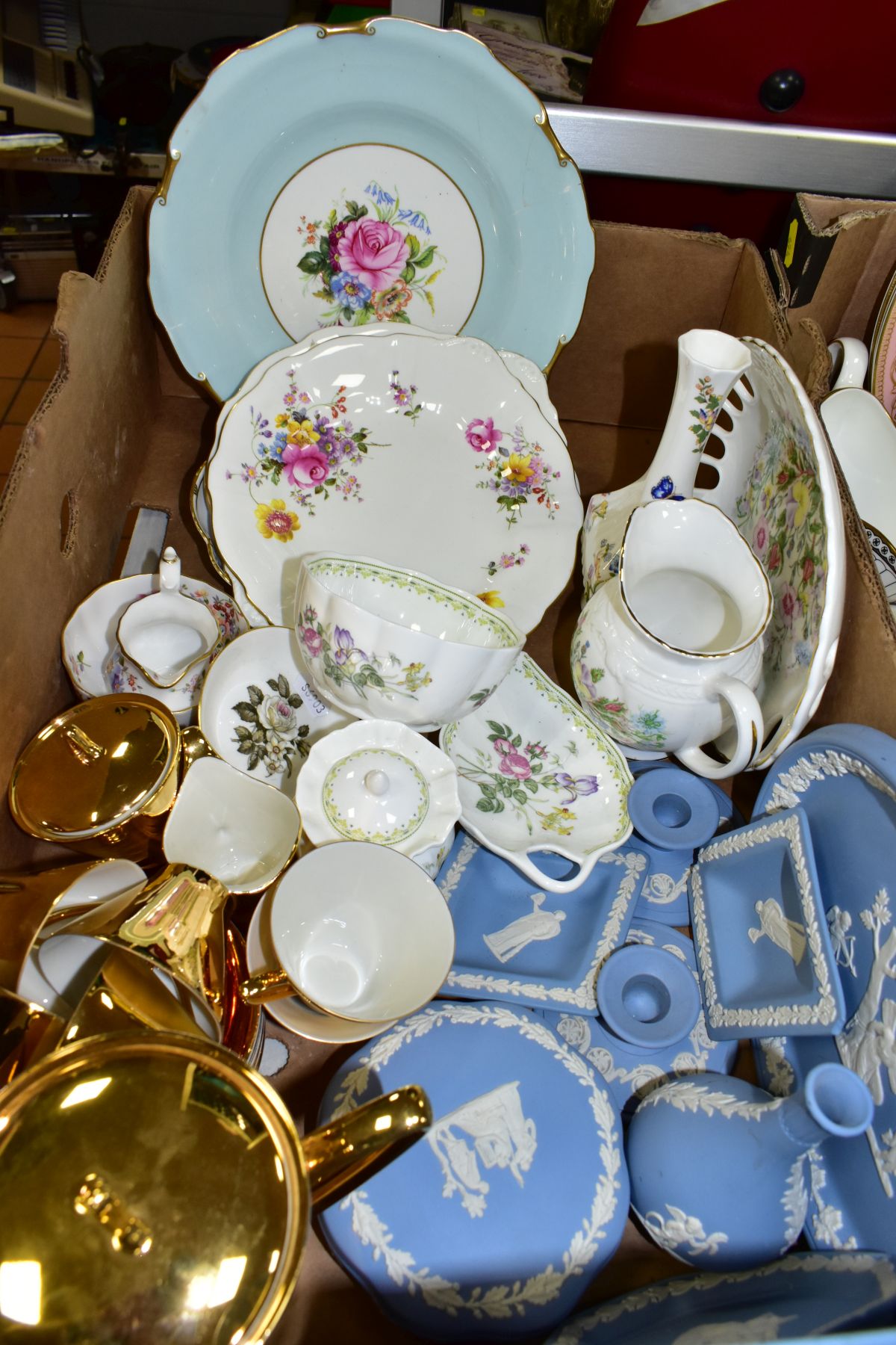 THREE BOXES OF WEDGWOOD PALE BLUE JASPERWARE, ROYAL WORCESTER 'BALMORAL' PLATES AND OTHER ASSORTED - Image 6 of 8