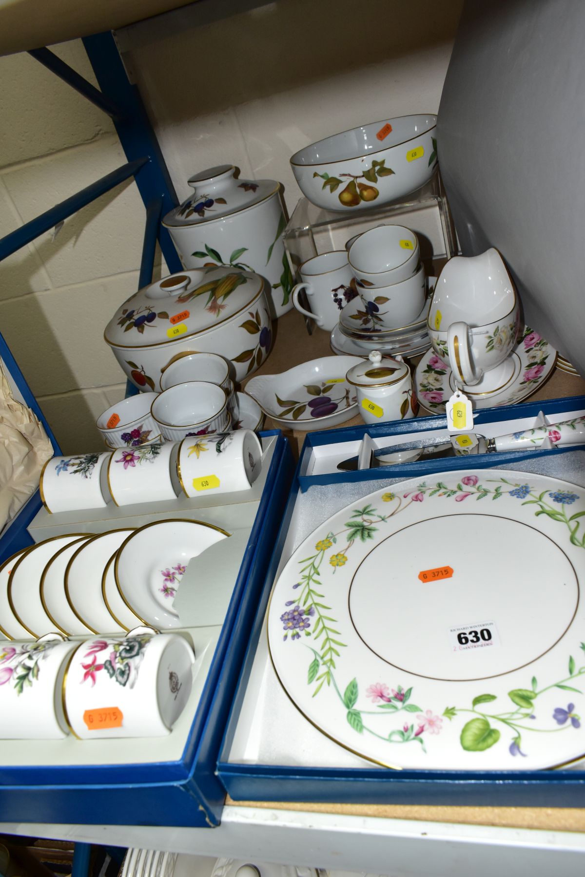 ROYAL WORCESTER CERAMICS, to include 'Evesham' biscuit barrel, casserole dish, Ramekins, shallow