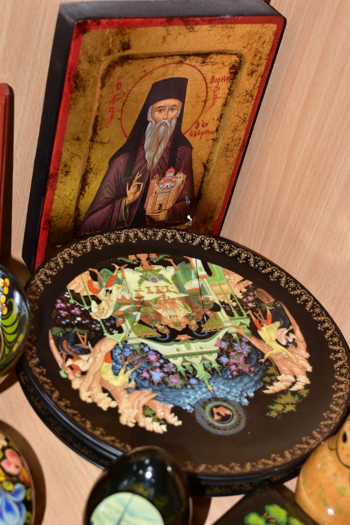 A SMALL COLLECTION OF DECORATIVE RUSSIAN ITEMS, including a set of four modern collectors plates, - Image 12 of 13