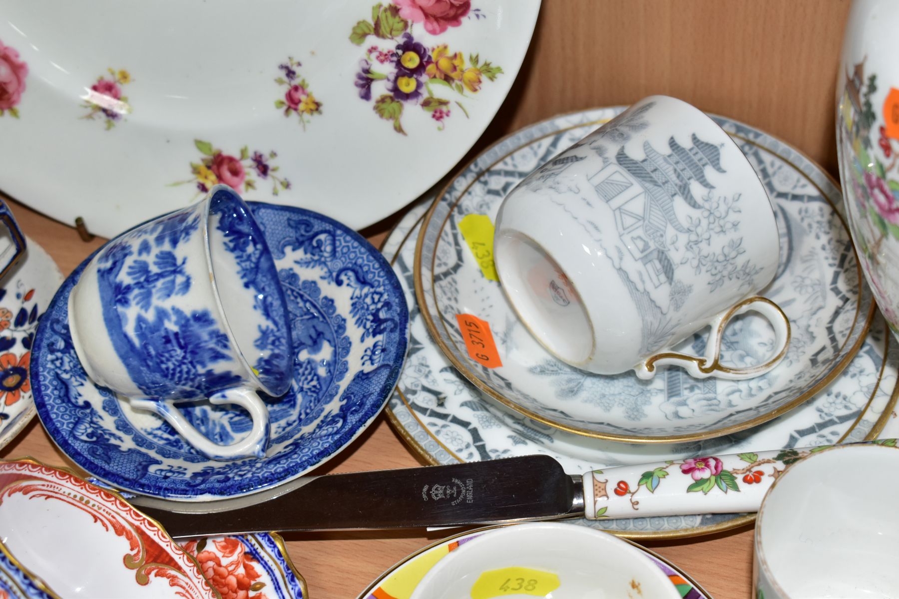 A GROUP OF CERAMICS, to include various cabinet cups and saucers (Dresden, Copeland China, - Image 7 of 16