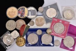 A BAG OF ASSORTED COMMEMORATIAVE COINS AND OTHERS, to include ten commemorative coins such as 2016