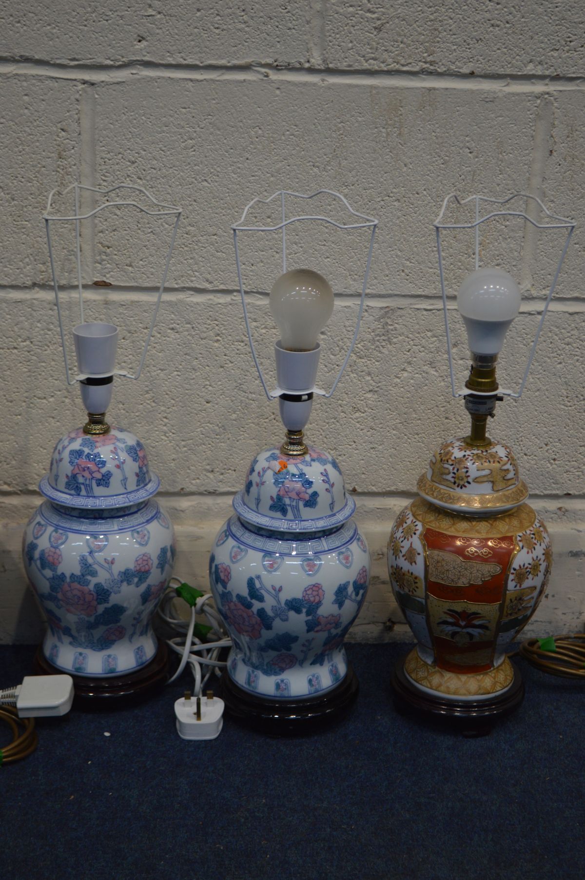 THREE PAIRS OF CERMAIC ORIENTAL STYLE TABLE LAMPS, another similar table lamp, all with shades ( - Image 3 of 6