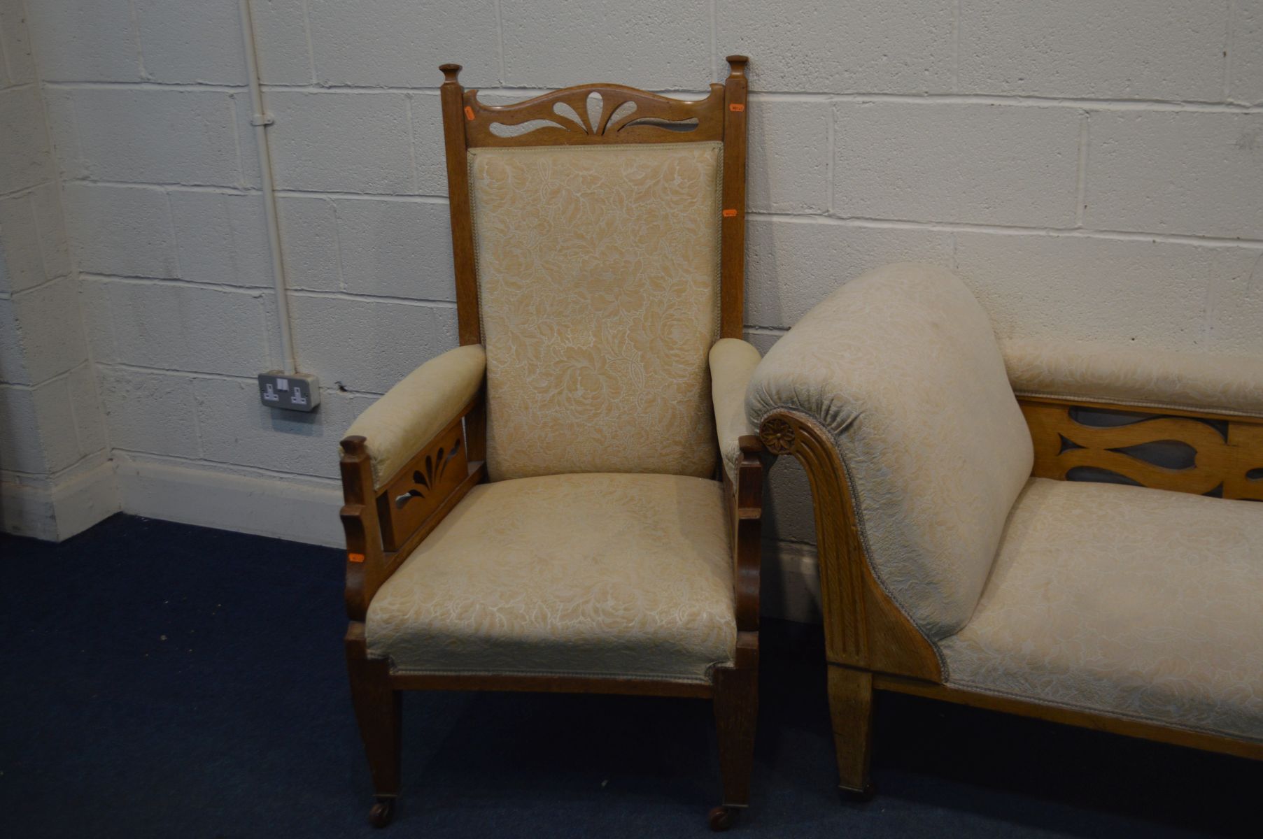 AN EARLY 20TH CENTURY GOLDEN OAK THREE PIECE SUITE PARLOUR SUITE, with foliate upholstery, - Image 3 of 10