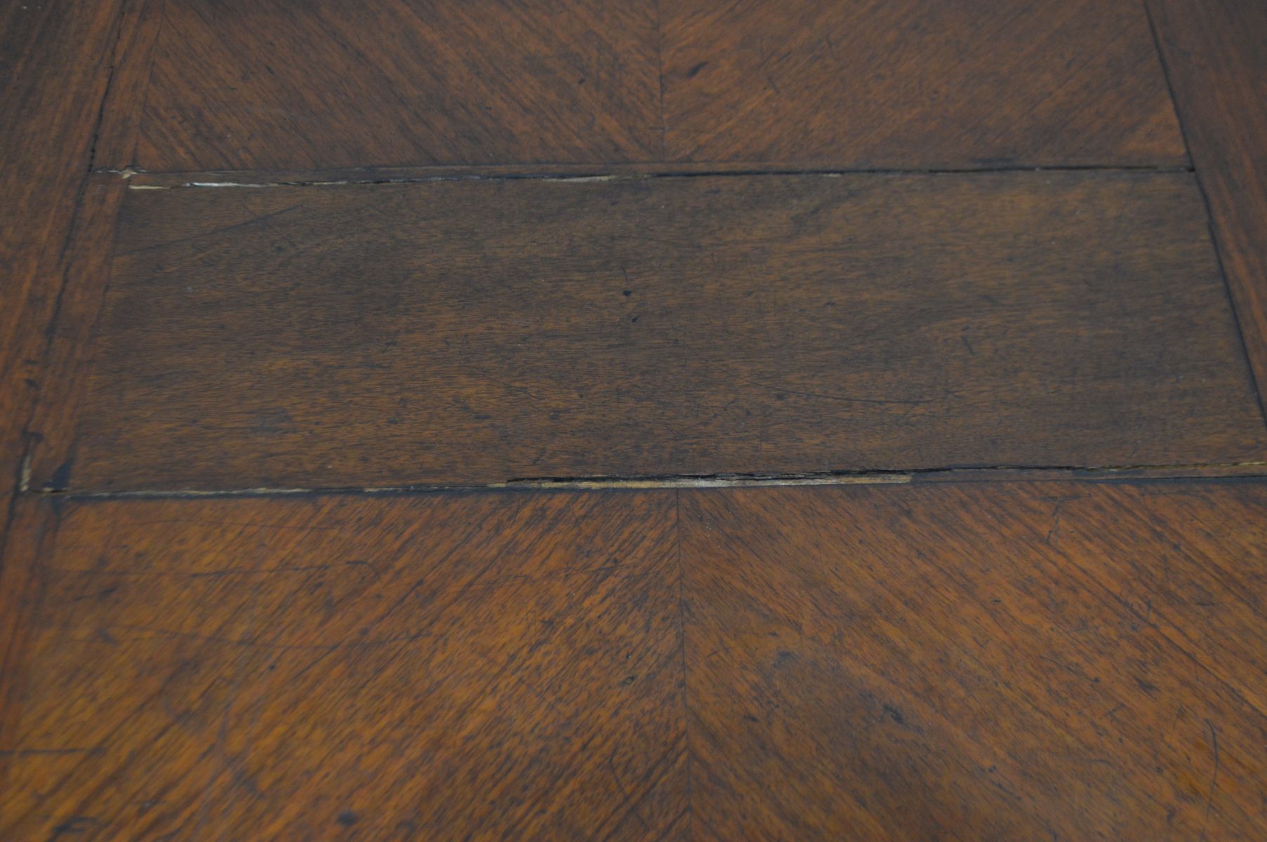 A LARGE FRENCH PARQUETRY TOPPED DRAW LEAF TABLE, on large turned legs, extended length 306cm x - Image 6 of 7