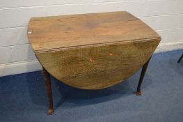 A GEORGIAN OAK OVAL GATE LEG TABLE on padded feet, closed depth 83cm x open depth 174cm x width