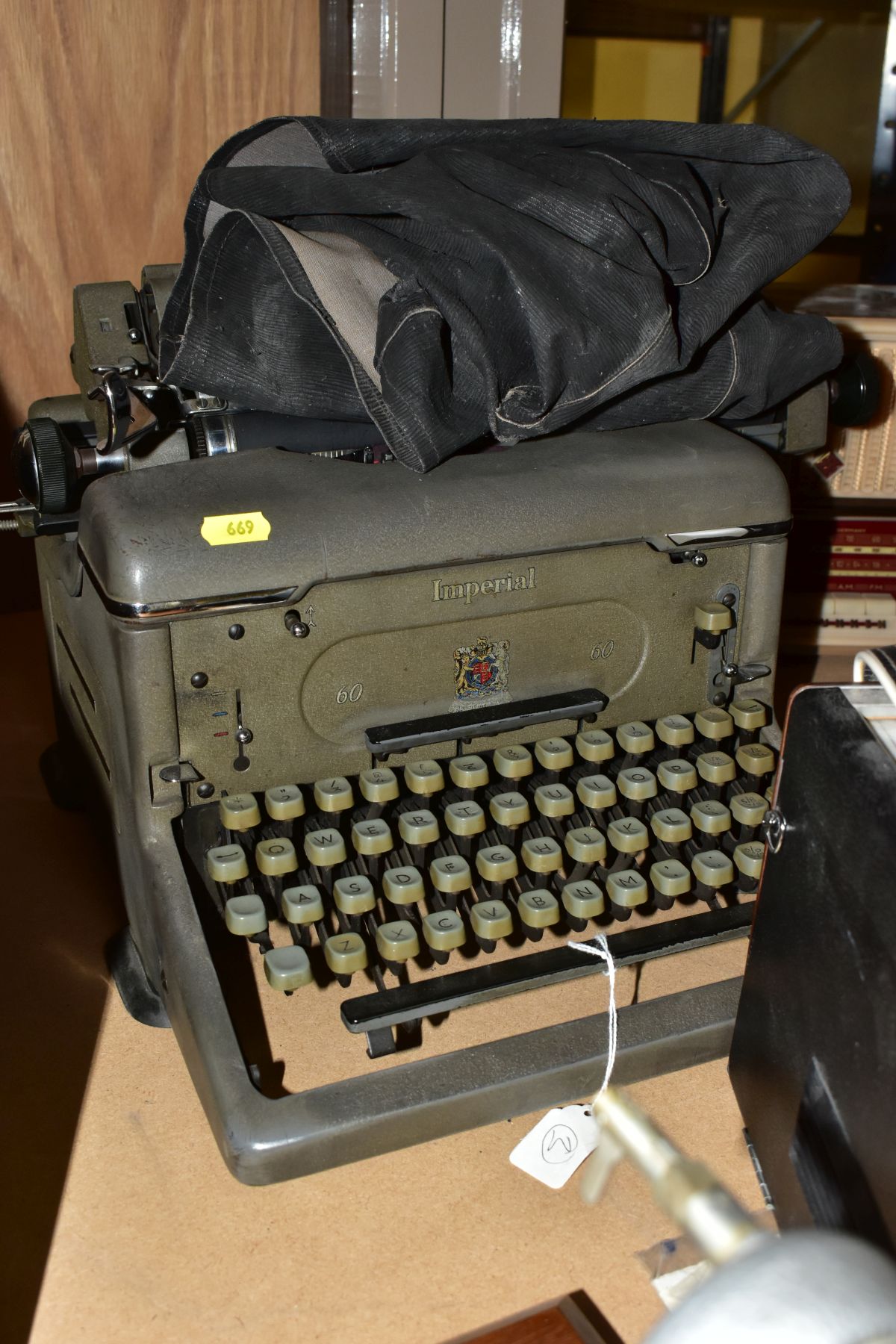 A GROUP OF RADIO'S, TYPEWRITERS, CAMERAS, ETC, including a Roberts R404 radio with envelope of - Image 7 of 14