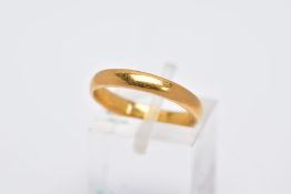 A 22CT GOLD WEDDING RING, measuring approximately 3.2mm in width, ring size N, hallmarked 22ct