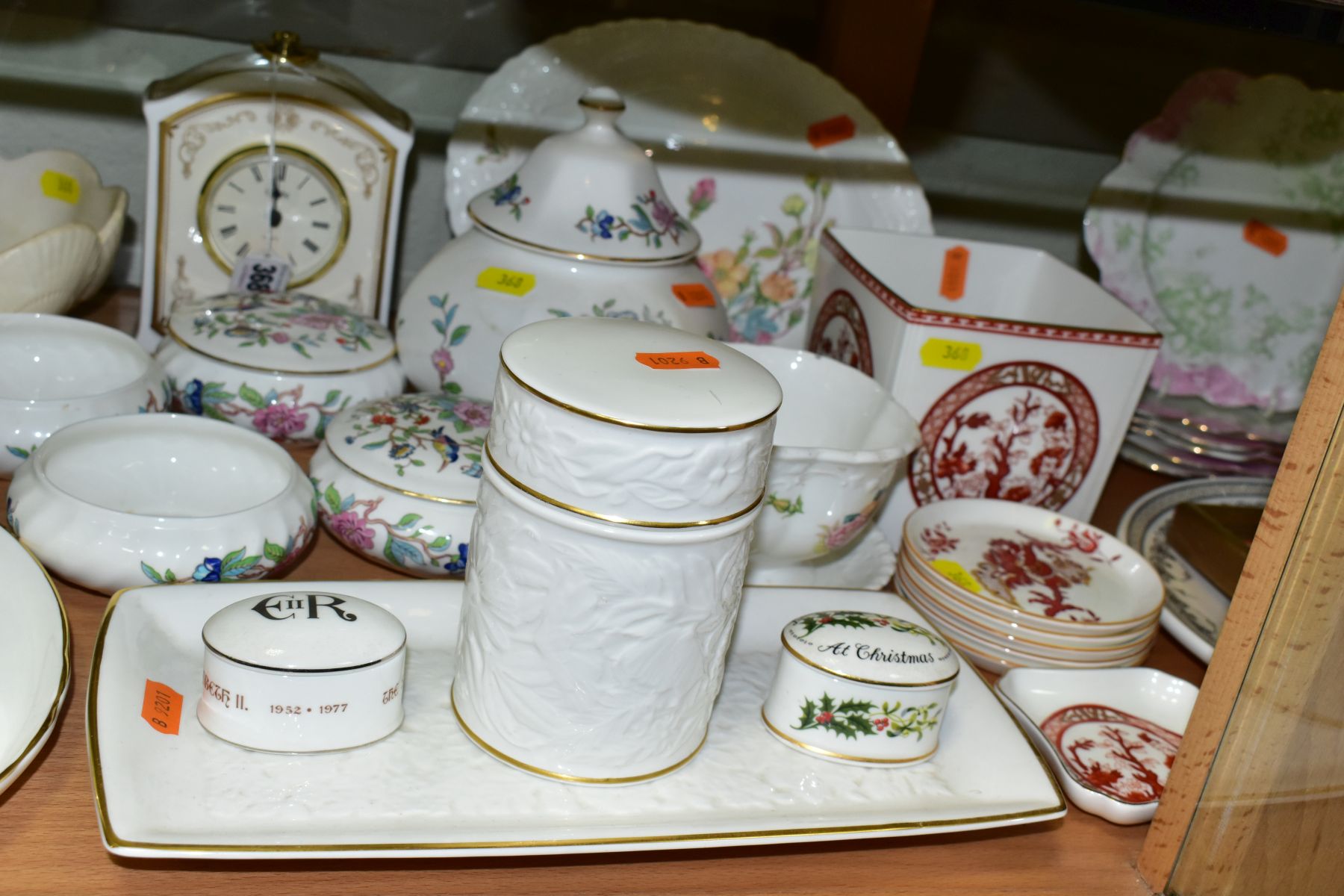 A QUANTITY OF ASSORTED CERAMICS AND GIFTWARE BY SPODE, COALPORT, ROYAL DOULTON, etc, including a - Image 3 of 13