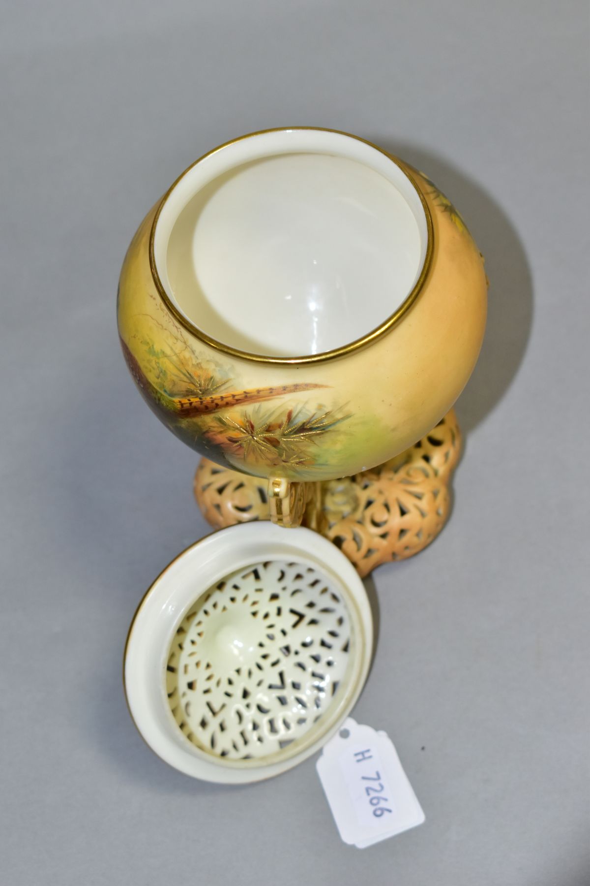 A GRAINGER WORCESTER RETICULATED POT POURRI AND COVER, blush ivory ground, painted by James - Image 6 of 7