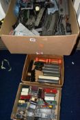A QUANTITY OF UNBOXED AND ASSORTED 00 GAUGE MODEL RAILWAY ITEMS, all in playworn condition, to