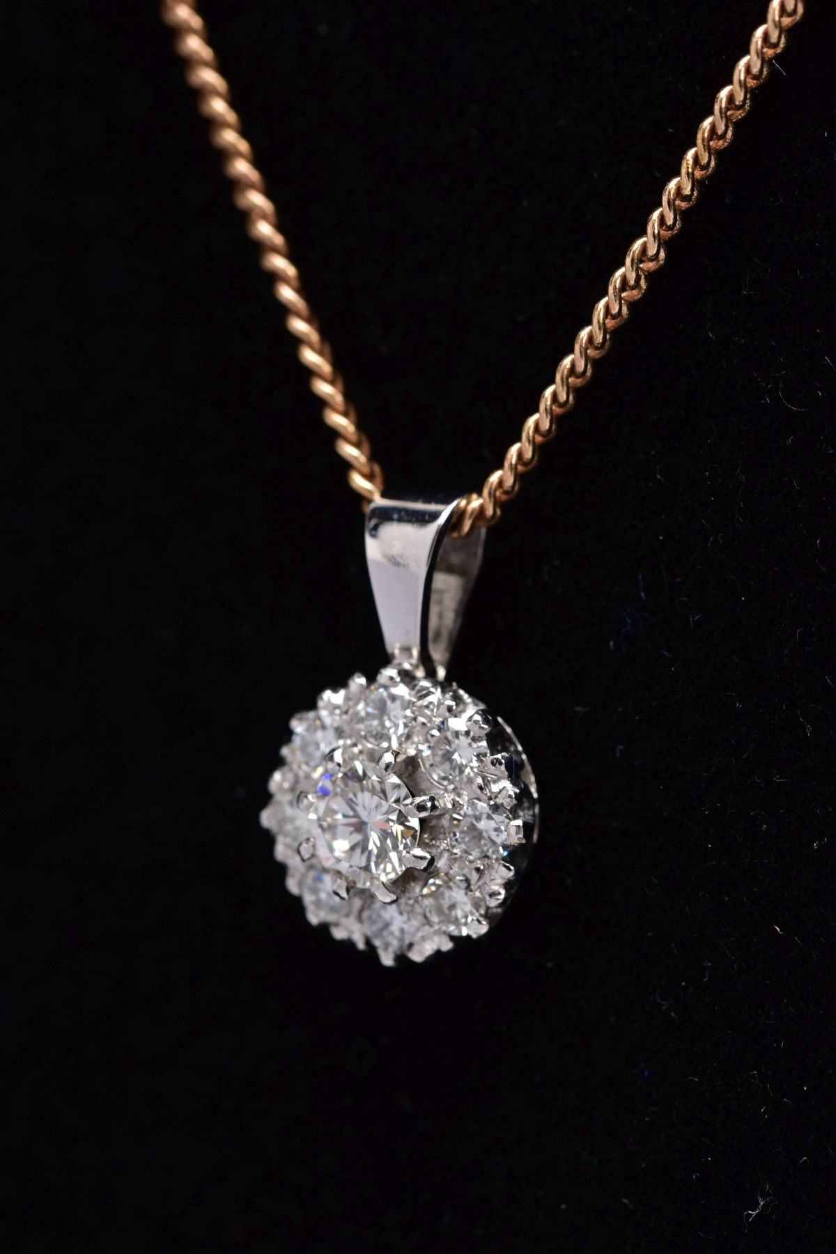 A LATE 20TH CENTURY ROUND DIAMOND CLUSTER PENDANT AND CHAIN, centring on a modern round brilliant - Image 4 of 4