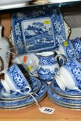 AN EARLY 20TH CENTURY WEDGWOOD BONE CHINA BLUE AND WHITE FALLOW DEER PATTERN PART TEA SET, brown