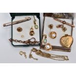 A BAG OF ASSORTED 9CT GOLD AND YELLOW METAL JEWELLERY PIECES, to include a pair of 9ct gold cultured