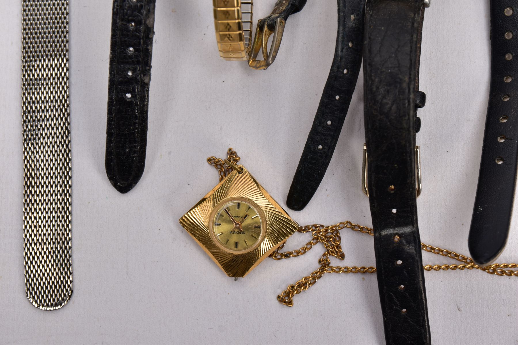 A BAG OF TWENTY 'SEKONDA' WRISTWATCHES AND A 'SEKONDA' WATCH FOB, mostly ladies quartz watches, of - Image 5 of 10