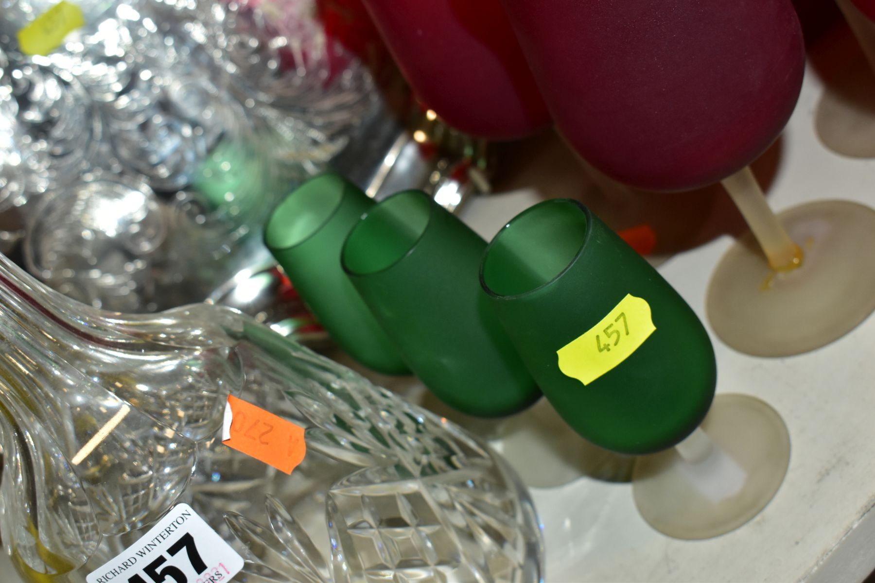 A QUANTITY OF CLEAR AND COLOURED GLASSWARE AND TWO LATE 20TH CENTURY SILVER PLATED TRAYS, - Image 10 of 10