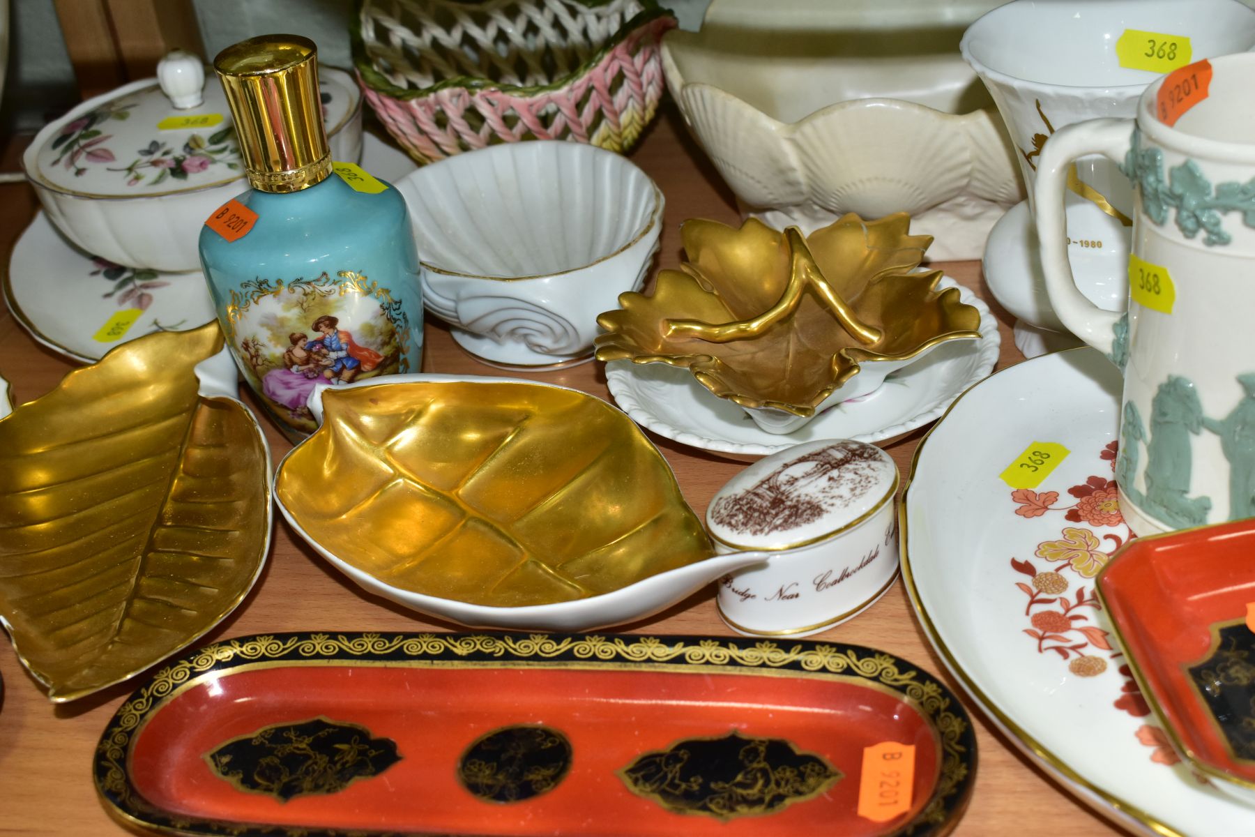A QUANTITY OF ASSORTED CERAMICS AND GIFTWARE BY SPODE, COALPORT, ROYAL DOULTON, etc, including a - Image 13 of 13