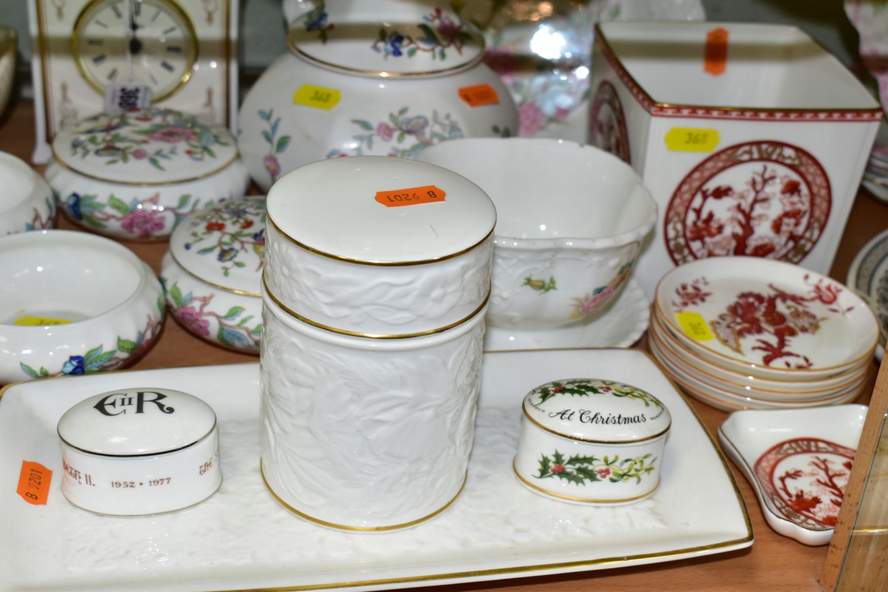 A QUANTITY OF ASSORTED CERAMICS AND GIFTWARE BY SPODE, COALPORT, ROYAL DOULTON, etc, including a - Image 7 of 13