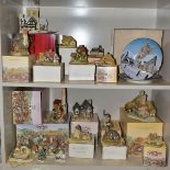 EIGHTEEN DAVID WINTER SCULPTURES AND TWO BOXED CABINET PLATES, mostly boxed and deeds except where