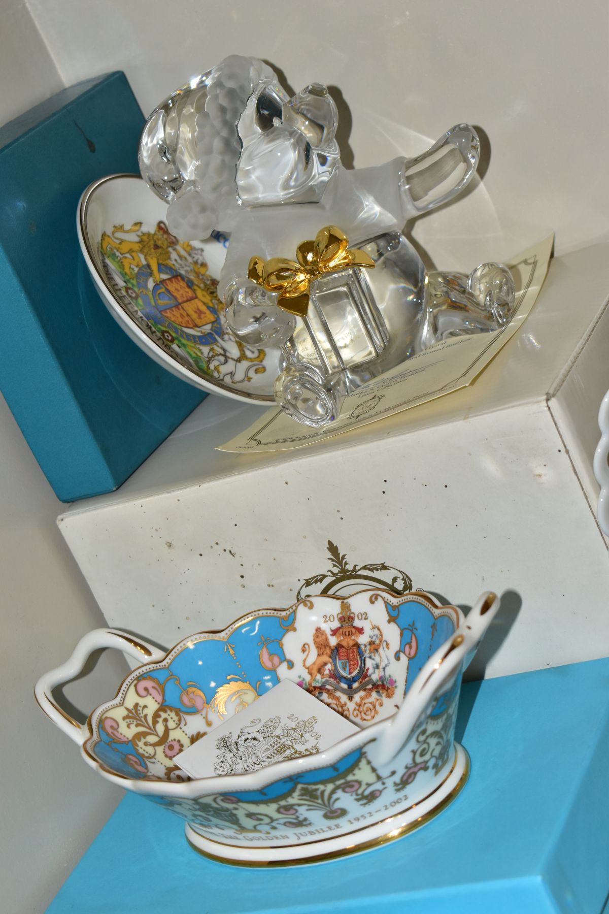 A GROUP OF ORNAMENTS, GIFT WARE, ETC, to include small Royal Worcester 'Enchantment' jug, height - Image 8 of 16