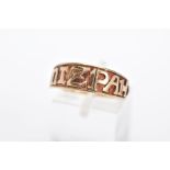 A 9CT GOLD 'MIZPAH' RING, inscribed 'Mizpah' band, with a textured background, hallmarked 9ct gold