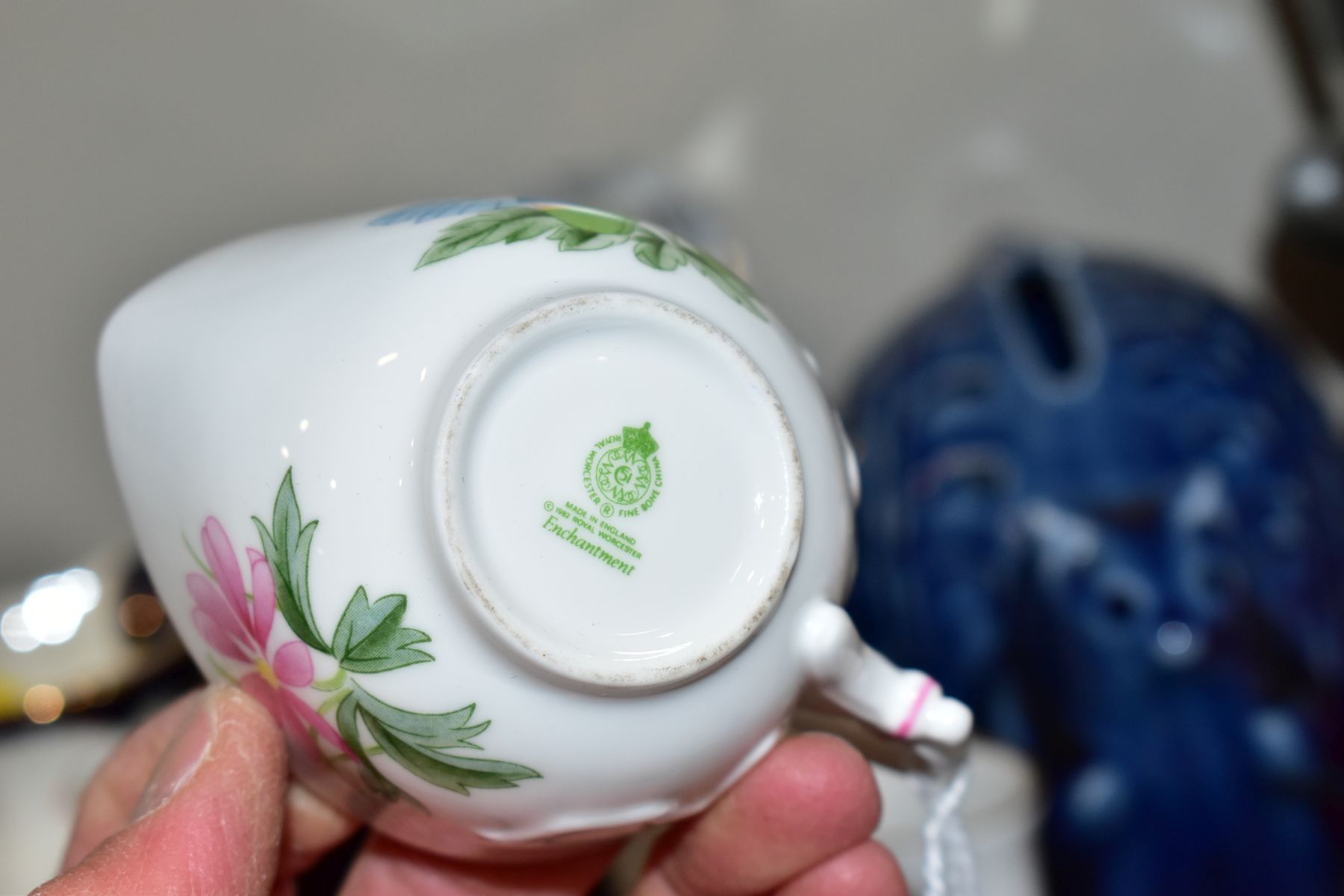 A GROUP OF ORNAMENTS, GIFT WARE, ETC, to include small Royal Worcester 'Enchantment' jug, height - Image 16 of 16