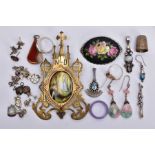 A BAG OF ASSORTED ITEMS, to include a white metal drop pendant set with a central oval moonstone