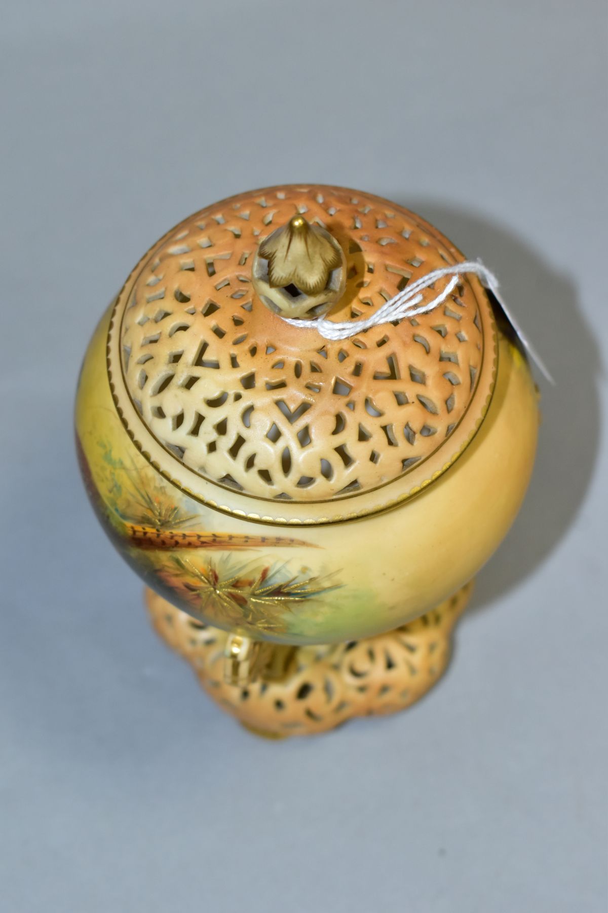 A GRAINGER WORCESTER RETICULATED POT POURRI AND COVER, blush ivory ground, painted by James - Image 5 of 7