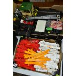 A QUANTITY OF UNBOXED AND ASSORTED SCALEXTRIC ITEMS, to include Wolf F1 Racing car, No C133, March