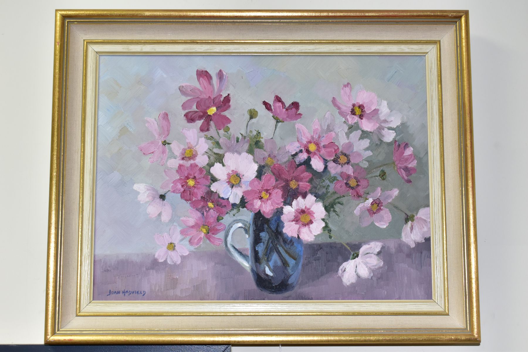 JOAN HADFIELD (20TH CENTURY), two oil on canvas flower studies, the first depicts daffodils and - Image 2 of 5