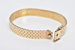 A 9CT GOLD FLAT LINK BRACELET, engraved detailing, approximate width 9.9mm, double locking clasp