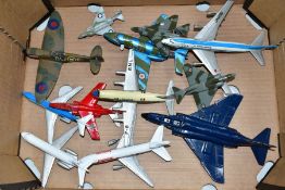 A QUANTITY OF ASSORTED BOXED AND UNBOXED AIRCRAFT MODELS, to include boxed Corgi toys Boeing 747