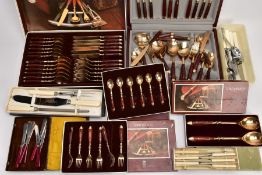 A BOX CONTAINING VARIOUS FLATWARE AND ASSORTED CUTLERY, to include cased silver plated butter