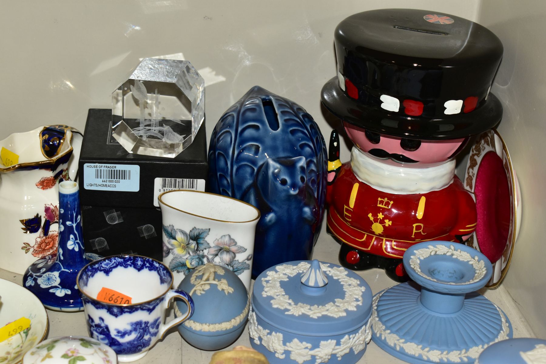 A GROUP OF ORNAMENTS, GIFT WARE, ETC, to include small Royal Worcester 'Enchantment' jug, height - Image 6 of 16