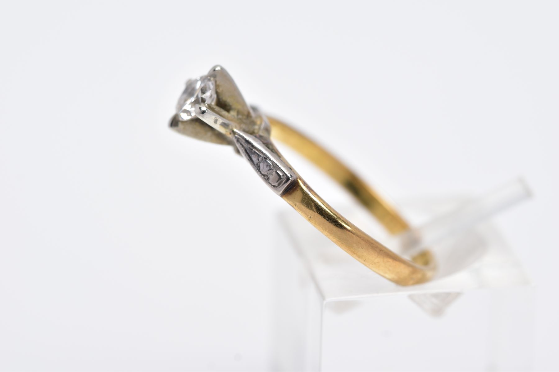 A DIAMOND SINGLE STONE RING, estimated modern round brilliant cut diamond weight 0.30ct, colour - Image 2 of 3